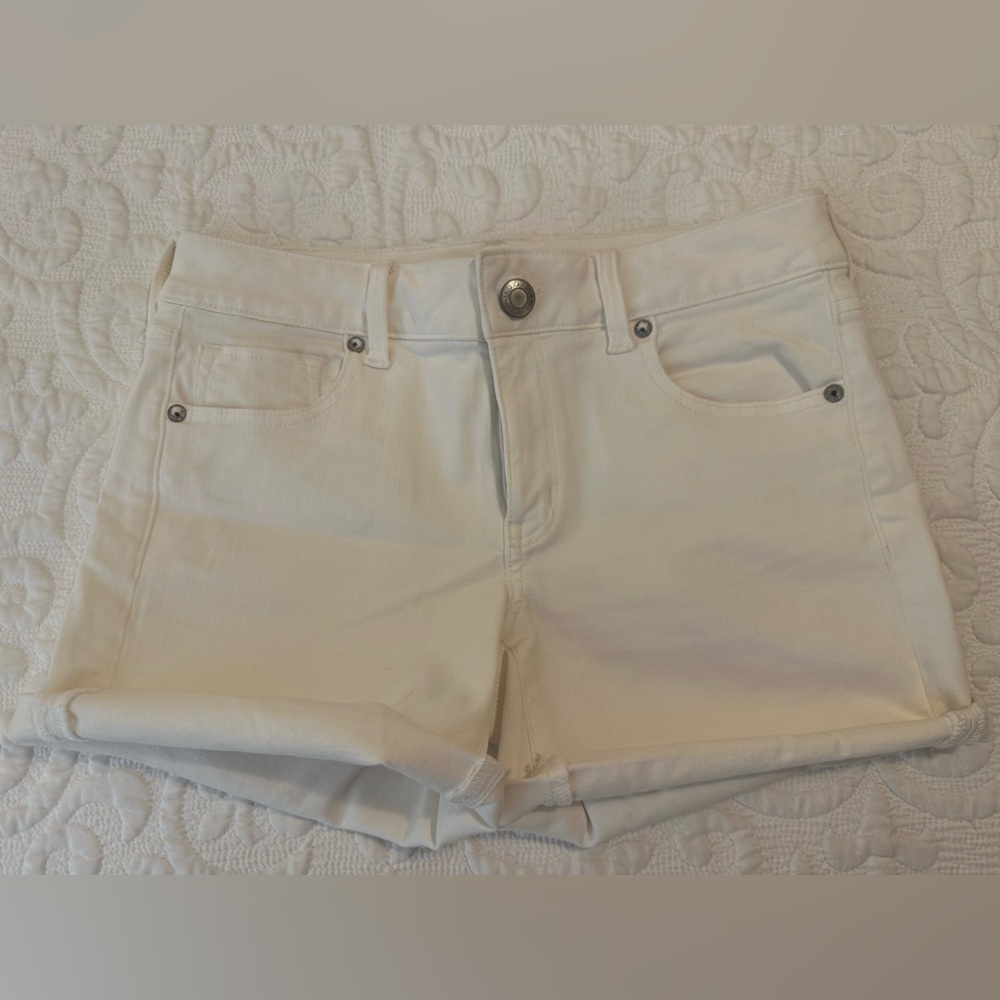 White stretchy jeans shorts